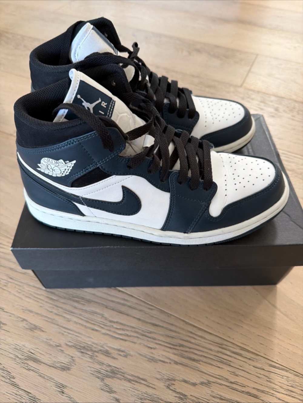 The Jordan 1 Mid Armory Navy